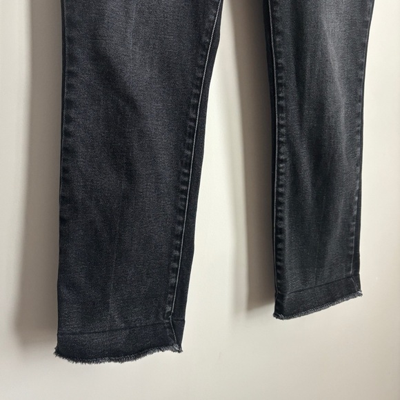 Blank NYC The Madison Frayed Hem High Rise Crop Jeans Nitro Black Size 29 - Picture 3 of 8